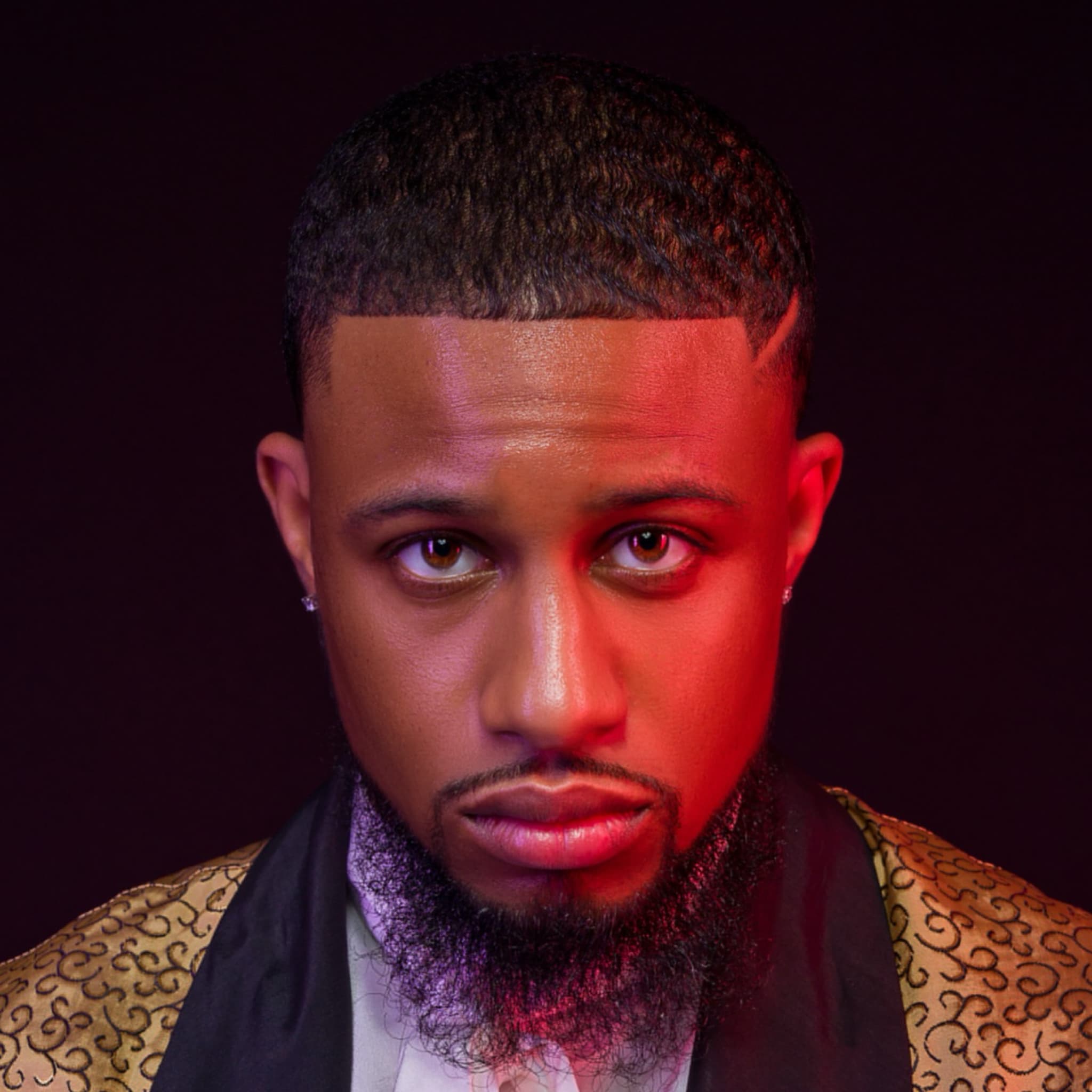 Campaigne - Headshot Closeup